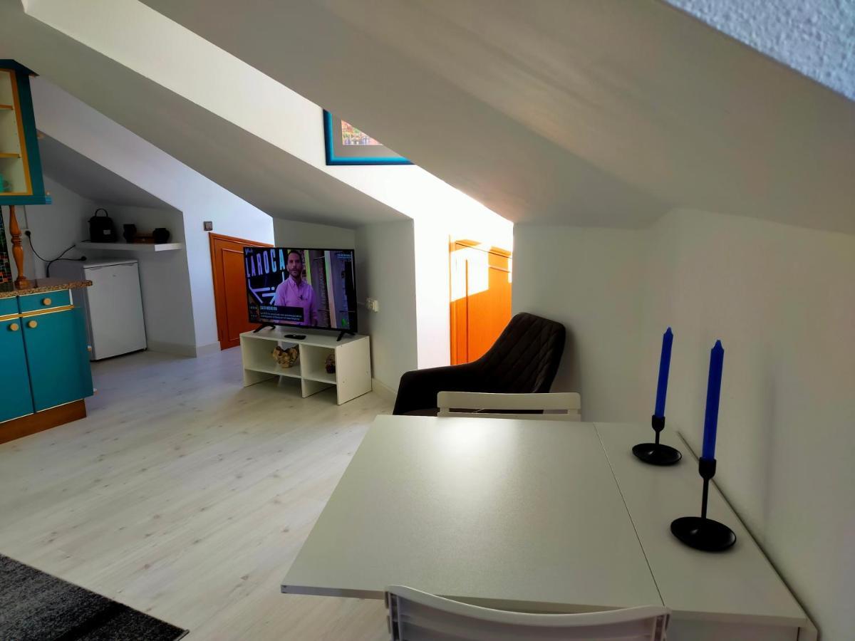 Apartamento En El Casco Antiguo De Ponferrada Exterior photo