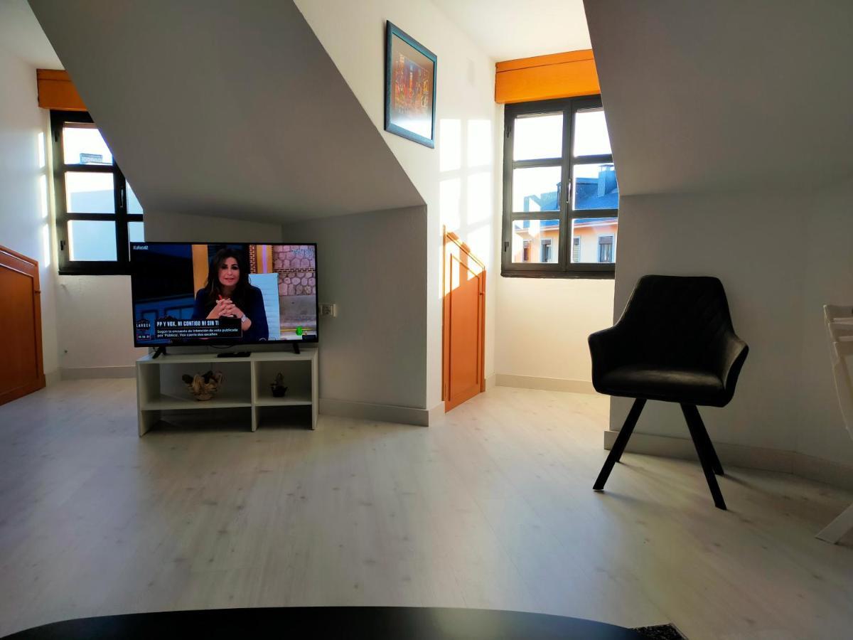 Apartamento En El Casco Antiguo De Ponferrada Exterior photo